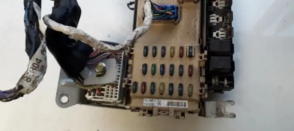 Subaru Legacy Fuse box set 990628