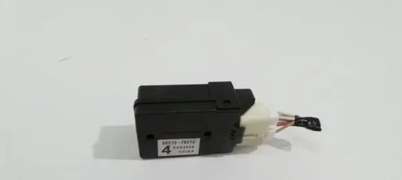 Lexus IS III XE30 Aerial antenna filter 8651676010