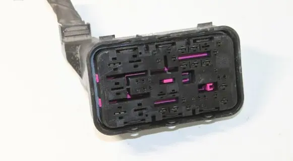 Volkswagen Touran I Fuse box set 1K0937700B
