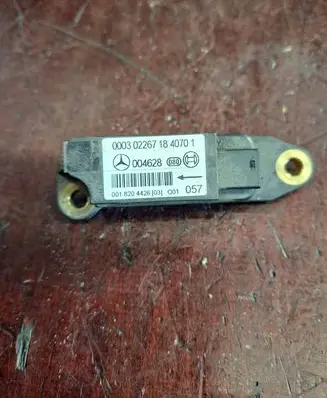 Mercedes-Benz CLK A209 C209 Airbag deployment crash/impact sensor 0018204426 004628 00030226718070