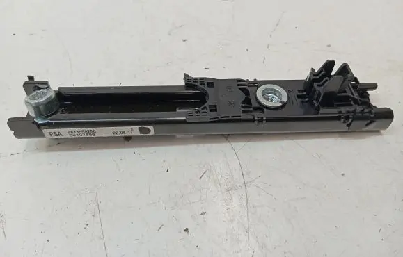 Peugeot 5008 II Seat belt adjustment rail 9813550780