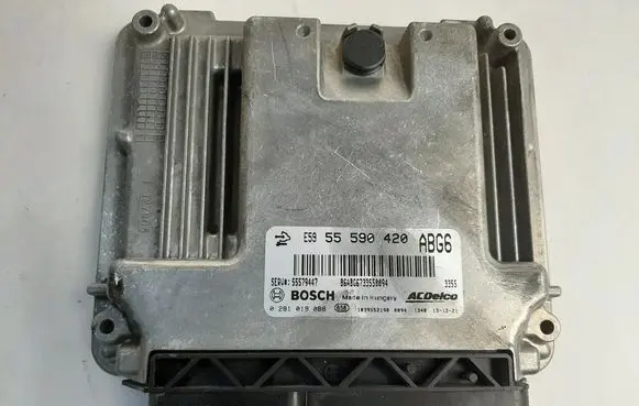 Opel Astra J Engine control unit/module 0281019088 55590420