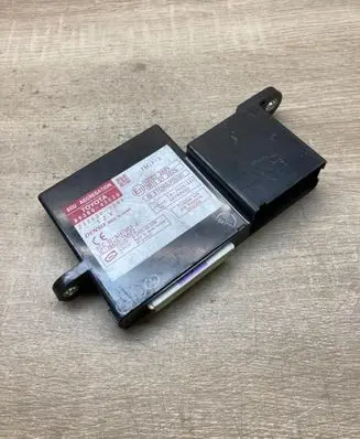 Toyota RAV 4 (XA30) Power management control unit 8930042020 2326000091