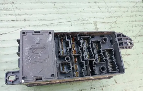 Mini One - Cooper R50 - 53 Fuse box set 1480790 141525040702 13658611
