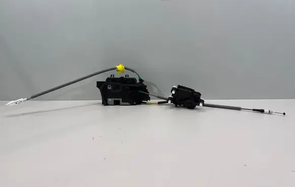 BMW 7 G70 Front door soft close latching motor (coupe) 7932203