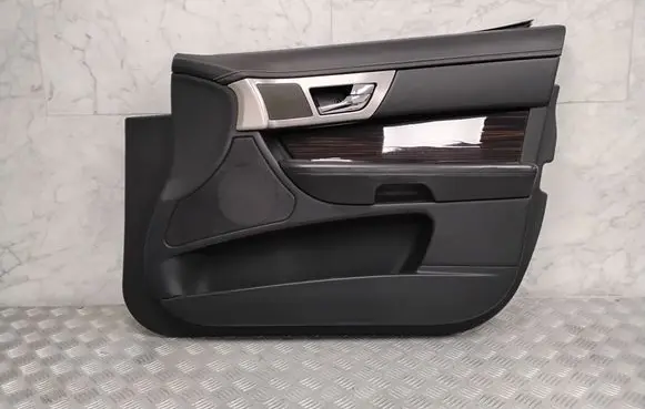 Jaguar XF X250 Front door card panel trim 8X235423712E