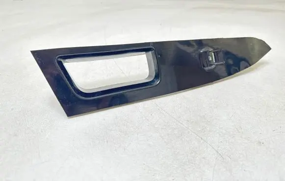 Ford Fusion II Front door window switch trim DS7314A563B S840K