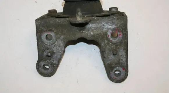 Opel Vivaro Engine mounting bracket 8200219372