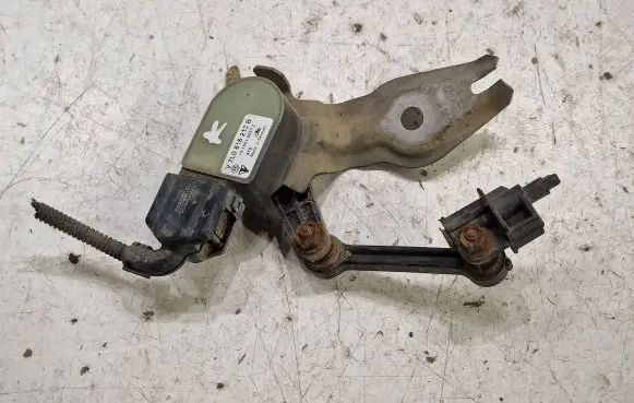Volkswagen Touareg I Air suspension front height level sensor 7L0616213B 4E0907503C