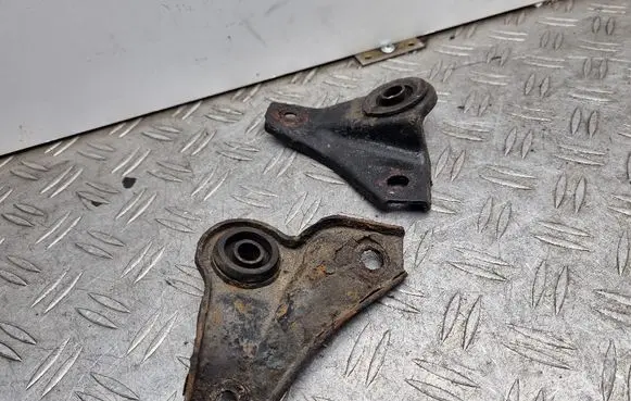 Toyota MR2 (W30) III Radiator mount bracket