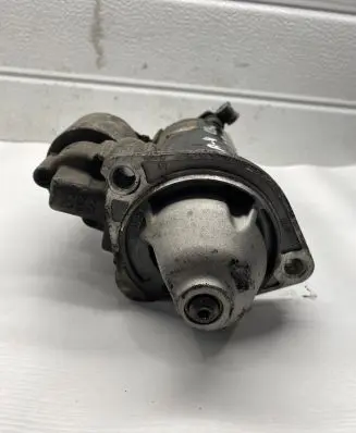 Audi A4 S4 B6 8E 8H Starter motor 001107068