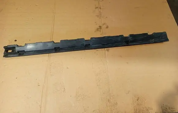 BMW X3 E83 Sill supporting ledge 3330869