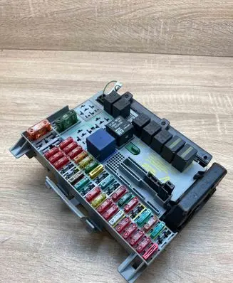 Opel Vectra B Fuse box set 90504534