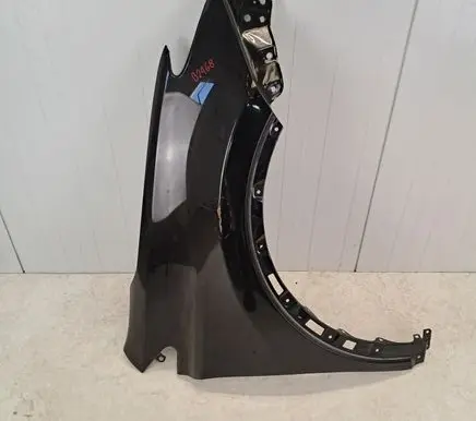 Toyota RAV 4 (XA40) Fender B2446