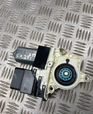 Seat Altea XL Rear door window regulator motor 1K0959704AE S1401H006 995915370