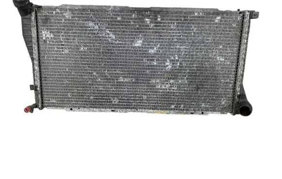 BMW 7 E38 Coolant radiator 2247345 2247343