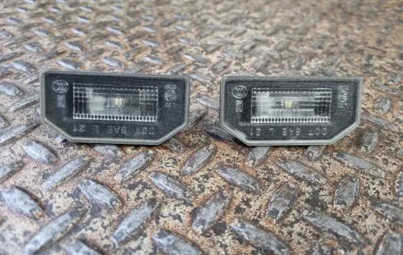 Tesla Model Y Number plate light 171328200A