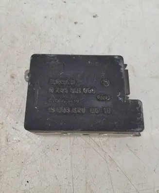 Mercedes-Benz E W124 Airbag control unit/module 0038200610