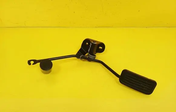 Peugeot 107 Accelerator throttle pedal 
