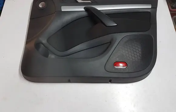Skoda Octavia Mk2 (1Z) Front door card panel trim 