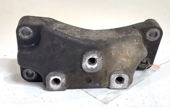 Volkswagen PASSAT B6 Gearbox mount 1K0199117