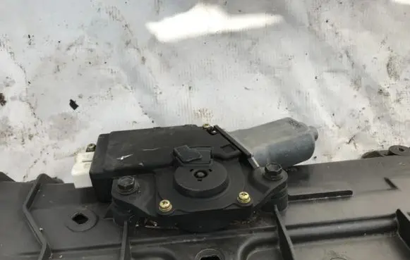 Toyota Previa (XR30, XR40) II Sunroof motor/actuator 