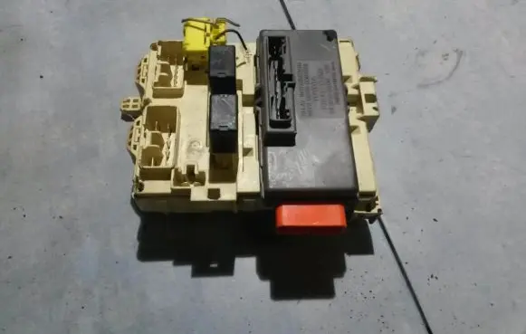 Toyota Corolla E110 Fuse box set 8264112150 82641-12150