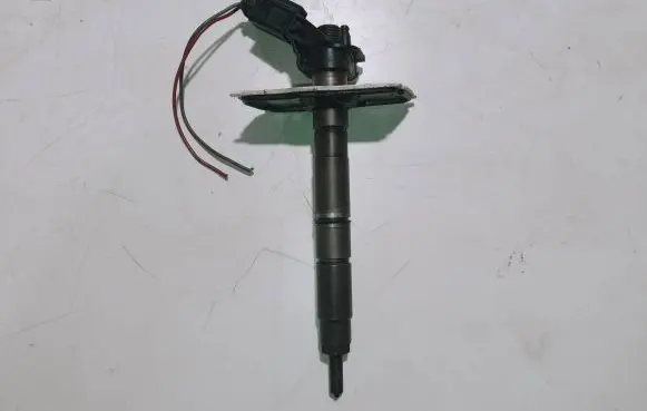 Audi A6 S6 C6 4F Fuel injector 059130277Q 0405133151 0445115004