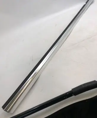 Mercedes-Benz EQE v295 Rubber seal front door window/glass A2957202930