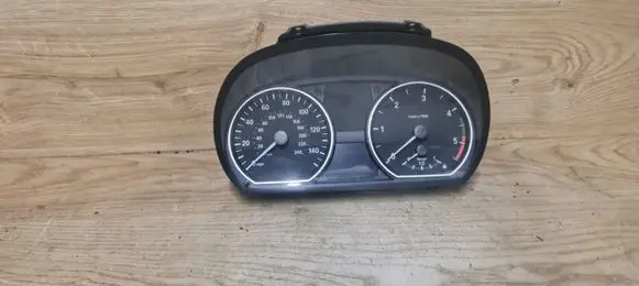 BMW 1 E81 E87 Speedometer (instrument cluster) 102498276