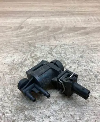 Volkswagen Golf III Turbo solenoid valve 191906283A