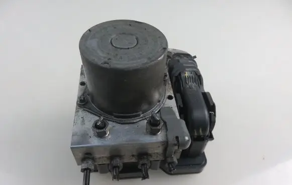 Toyota Avensis T270 ABS Pump 0265956309 2265106455