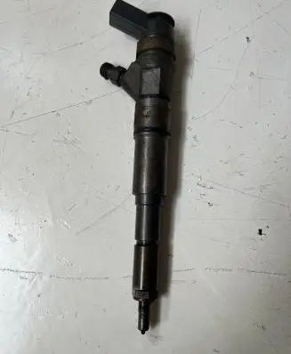 BMW 5 E60 E61 Fuel injector 0445110212 7794652