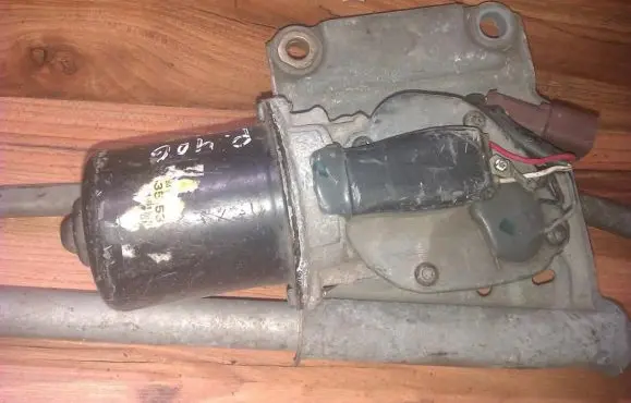 Peugeot 406 Wiper motor
