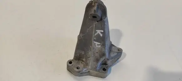 Mercedes-Benz C W203 Engine mounting bracket A2712230904