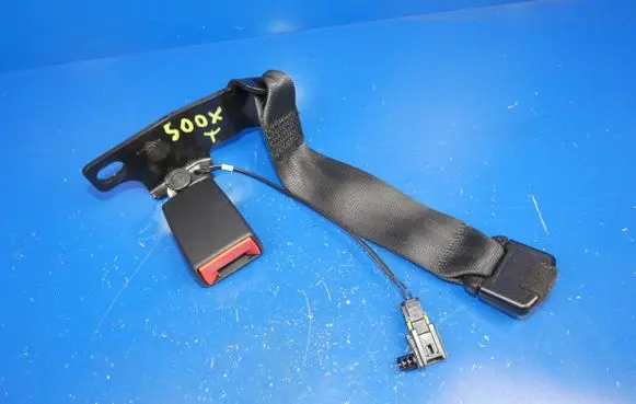 Fiat 500X Rear seatbelt buckle