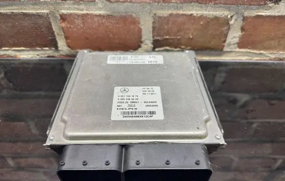 Mercedes-Benz Vito Viano W639 Engine control unit/module A6511501879 28254848 A0054469640