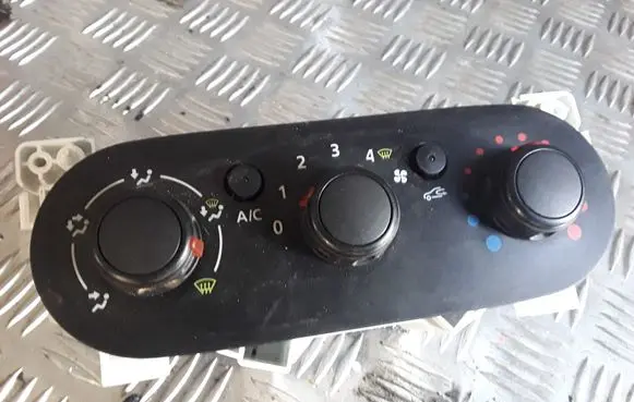 Opel Vivaro Climate control unit T1032613B