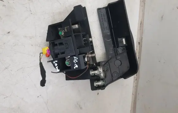 Audi A6 S6 C6 4F Battery relay fuse 4F0915519