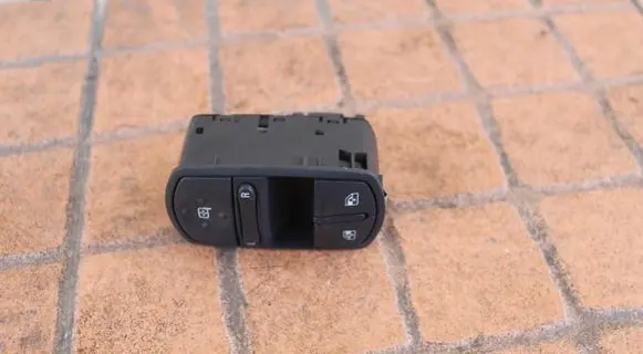 Opel Meriva A Quarter vent window switch 13258521AA