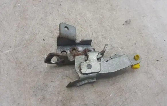 Nissan Primera Fuel tank cap lock NOCODE