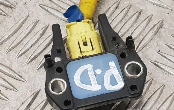 Subaru Legacy Airbag deployment crash/impact sensor 98231AG020