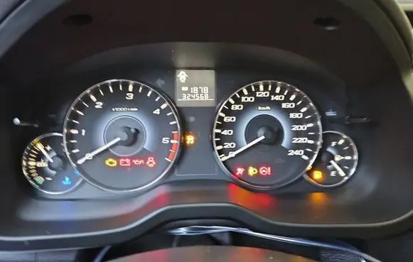 Speedometer (instrument cluster)