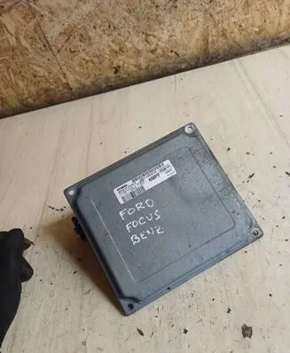 Ford Focus Engine control unit/module 5M5112A650GF S118934103F