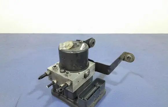 Ford C-MAX I Master brake cylinder 8M512C405AA