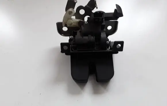 Skoda Superb B6 (3T) Loading door lock 3T5827520A