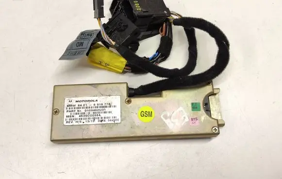 BMW 5 E39 Aerial antenna amplifier 6919778 0109462U31 84216919778