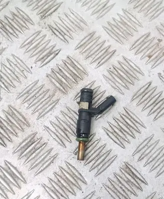 Mercedes-Benz E W211 Fuel injector A2720780249