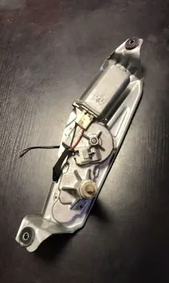 Mazda 323 Rear window wiper motor 34928581