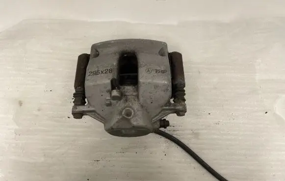 Mercedes-Benz C W204 Front brake caliper 29528